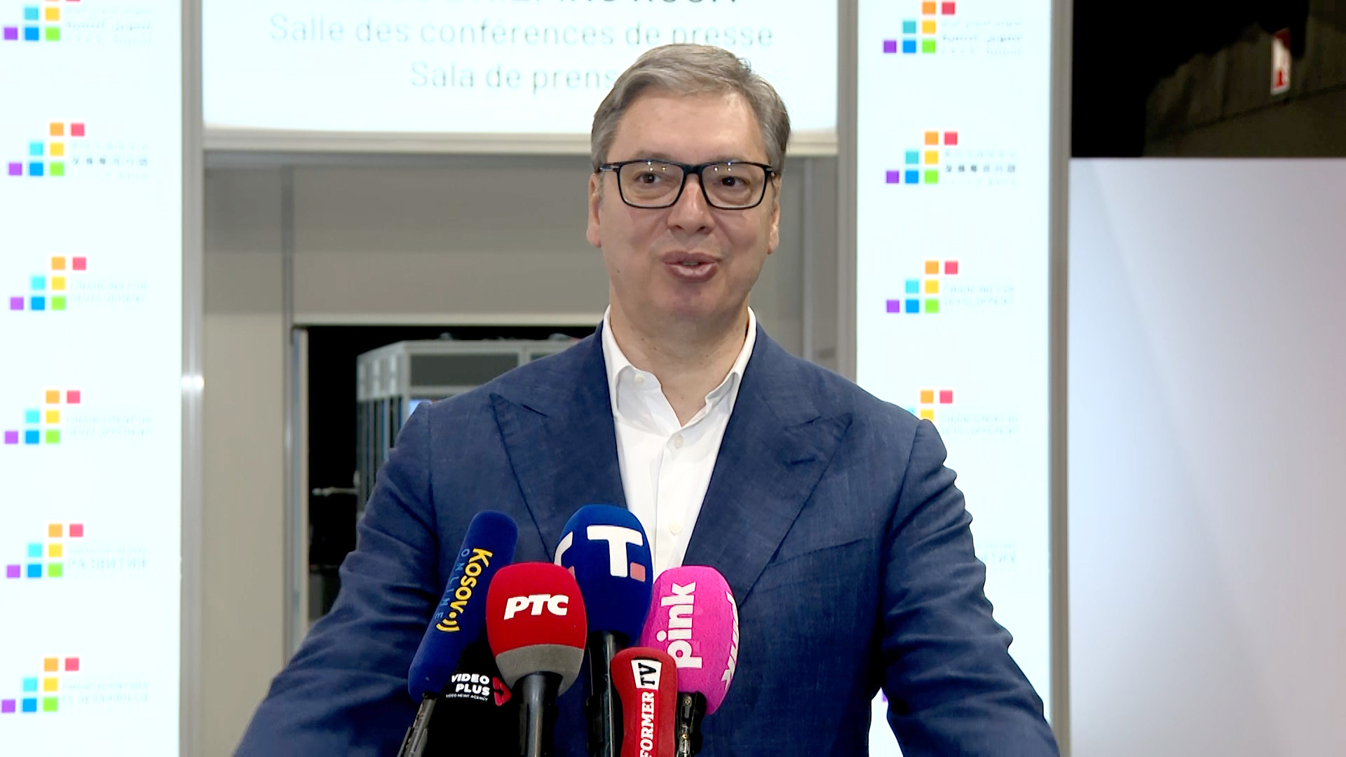 Spanija, Sevilja, Aleksandar Vucic predsednik Srbije, o izjavi ministra spoljnih poslova Rusije Sergeja Lavrova u vezi protesta u Srbiji Spanija, Sevilja, Aleksandar Vucic predsednik Srbije, o izjavi ministra spoljnih poslova Rusije Sergeja Lavrova u vezi protesta u Srbiji